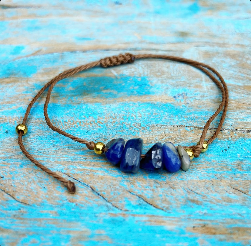 Lapis Lazuli armbandje "Durven en doen"